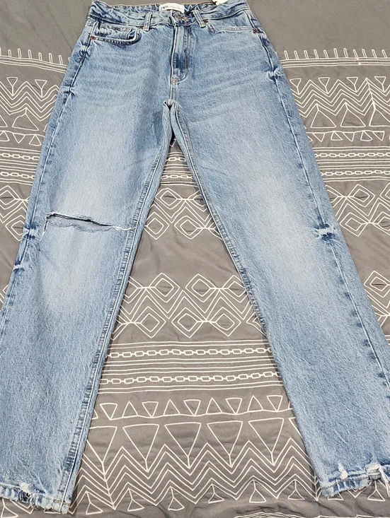 Zara Distressed Straight Leg Jeans Size 4 - Picture 4 of 8